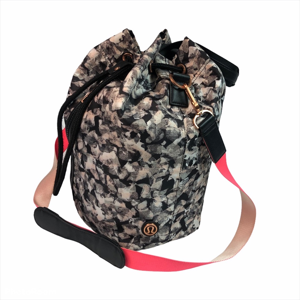 LULULEMON Sweat to Street Hobo Bag - Mystic Jungle